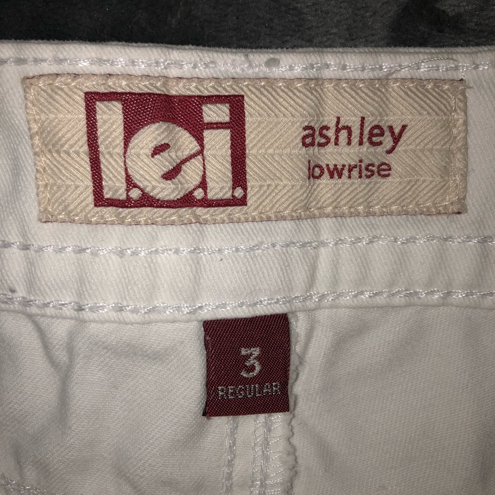 Shorts - Picture 3 of 3